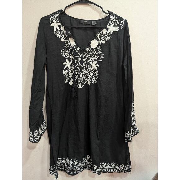 Raviya Tops - Black cotton peasant style tunic/top w/white floral embroidery by Raviya size XL